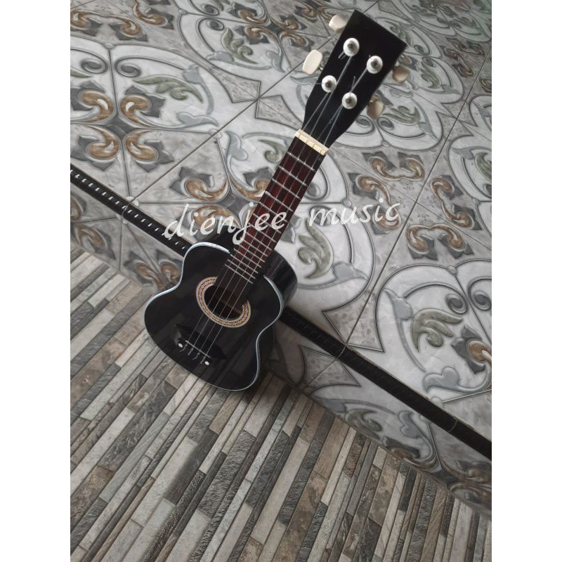 Ukulele / gitar ukulele /kentrung senar 4