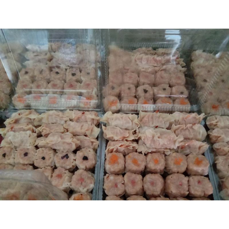 

dimsum ayam halal dan enak isi 200pcs khusus pengiriman by grab/gosend