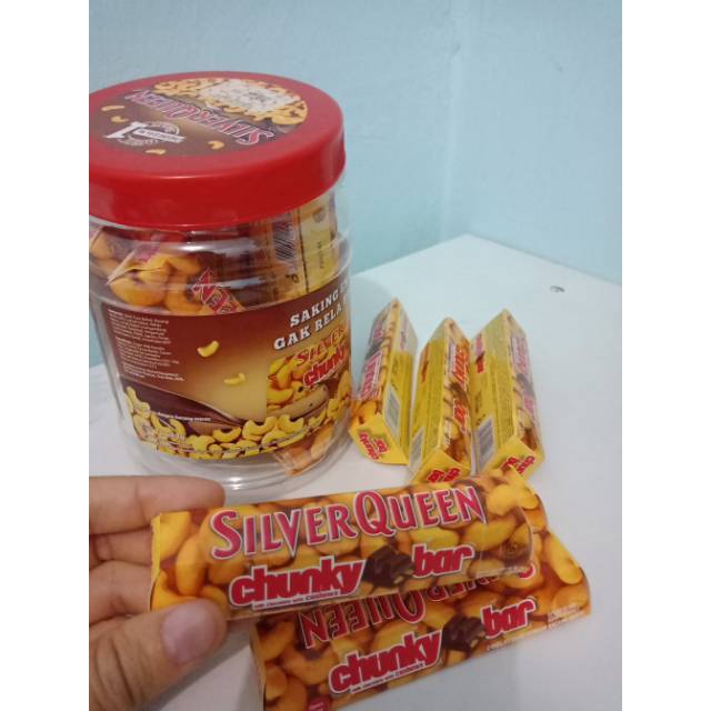 Delfi Silverqueen Chunky Bar Box 33 Gram X 12 Pcs Shopee Indonesia