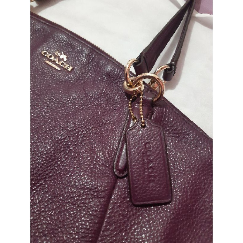 Tas pundak wanita warna magenta kulit preloved merk COACH (original)