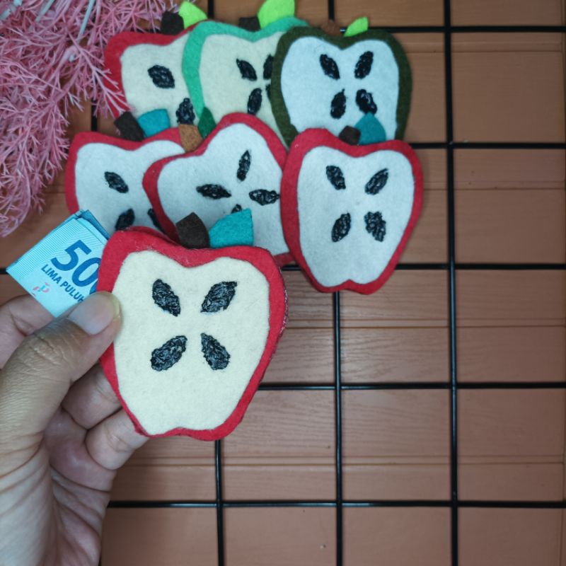 

Amplop karakter lebaran Apel (harga per pcs) 7 × 9cm