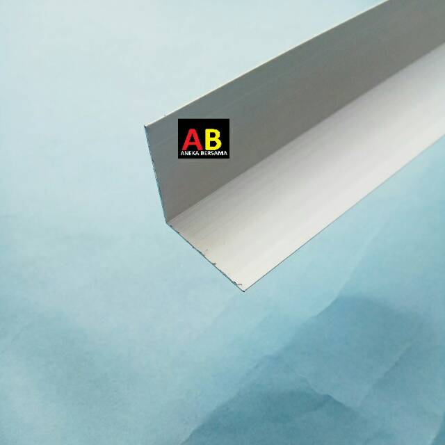 Siku Aluminium 2.5cm x 2.5cm Tebal 0.7mm Silver