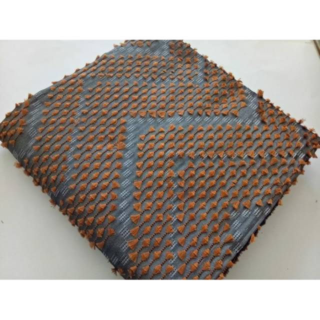 Kain tenun sutra bulu