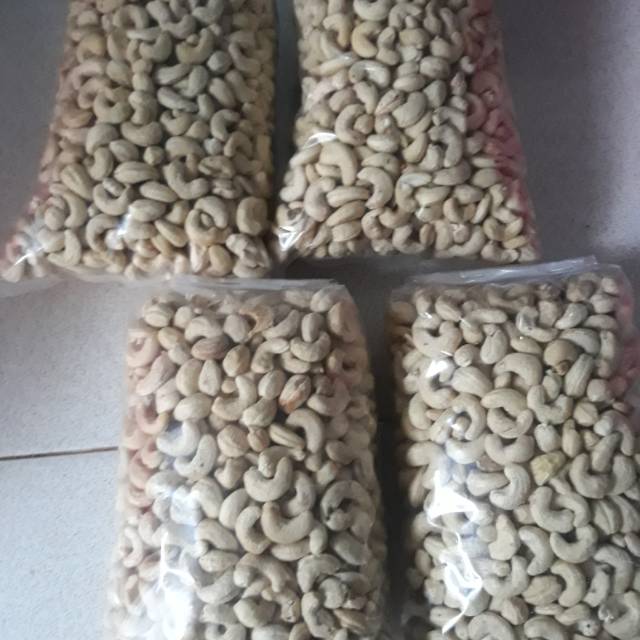 

KACANG MENTE MENTAH KUALITAS SUPER 1kg