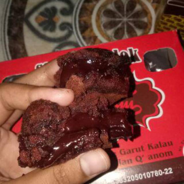 

Kue Balok Isi 8 Potong Dalam 1 Dus Kotak Nya Rasa Red Velvet Lumer