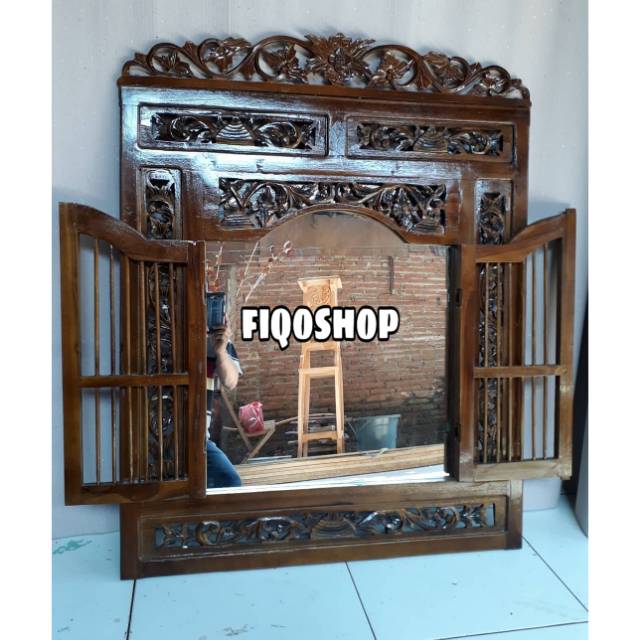 Jendela cermin krepyak mahkota kayu jati furniture jepara