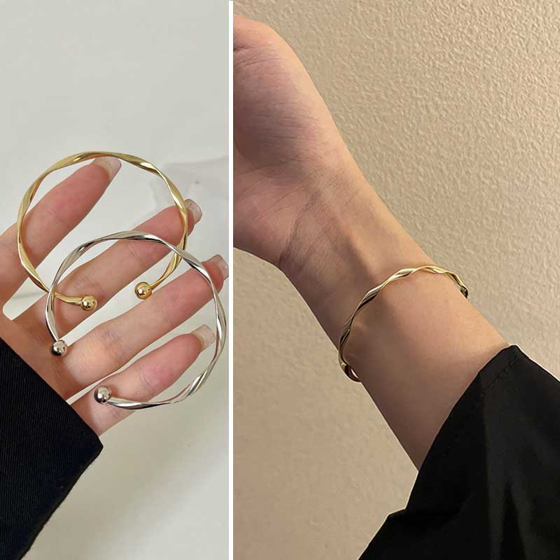 Gelang Model Terbuka Bahan Titanium Steel Warna Silver Dan Gold Gaya Korea Untuk Wanita