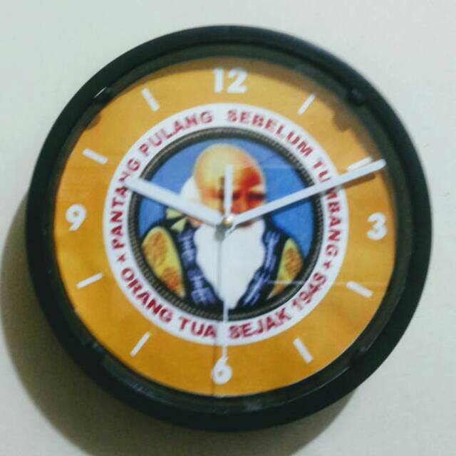 Jam Dinding Cap Orang Tua
