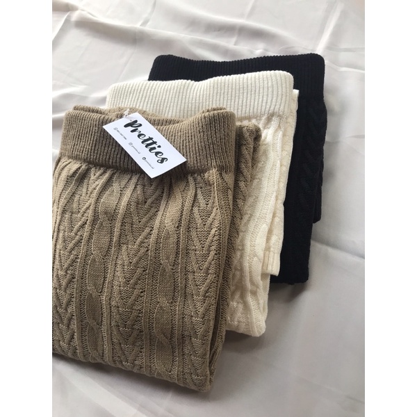 YURA KNIT SKIRT