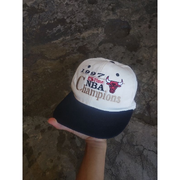 TOPI VINTAGE 5TIME BULLS 97 HAT - SECOND ORIGINAL