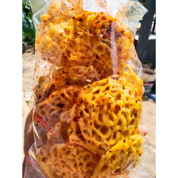 

Kerupuk mie pedas 150-250g