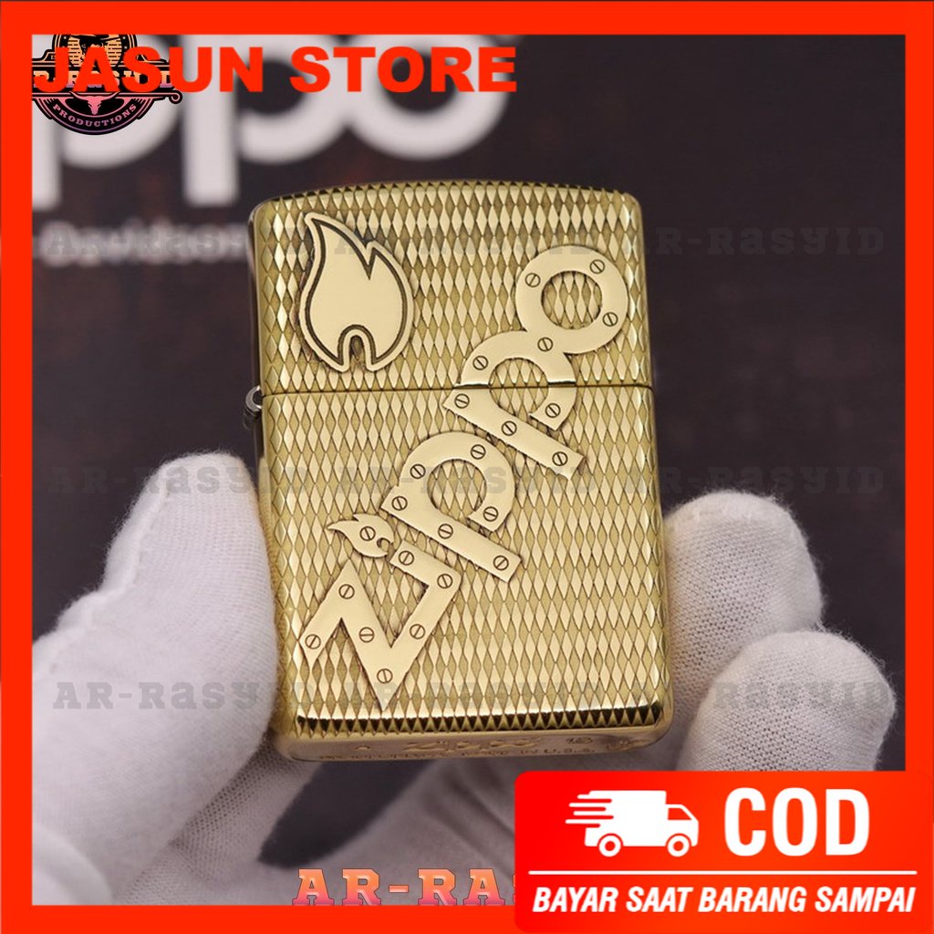 Korek Api Minyak Zippo Gold Ukir Motif Bolt Flame Logo Zippo 168 3962-1