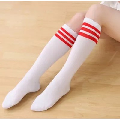 Kaus Kaki Unisex Tiga Stripe Kaos Kaki Olahraga Kaus Kaki Bergaris Kasual D37