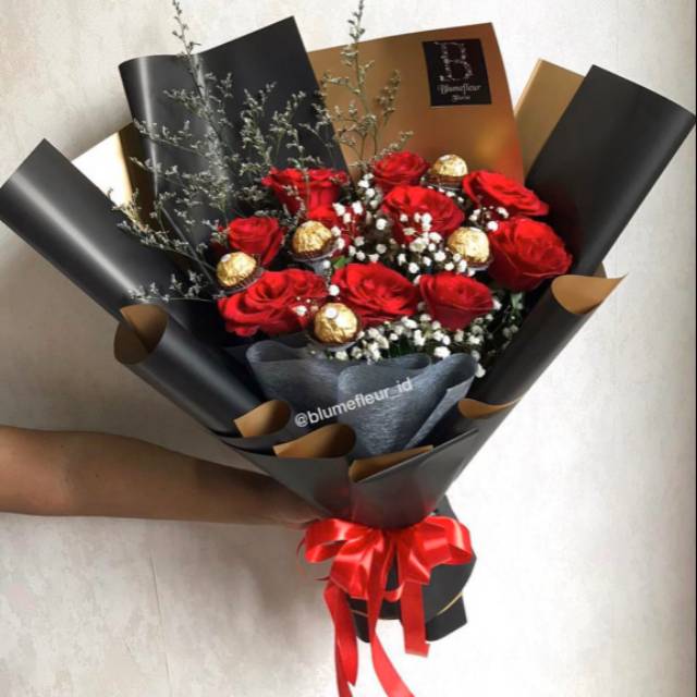 Bouquet rose merah ferrero