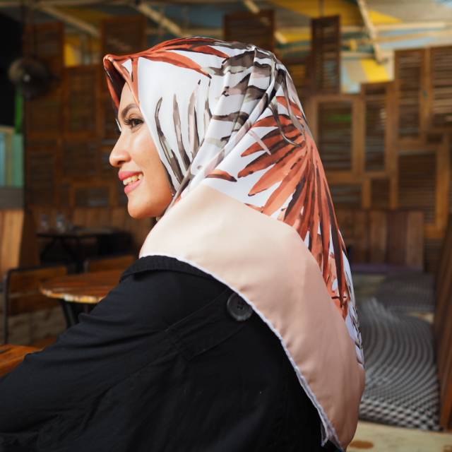 Hijab Turki Velvet Silk 110 cm Segiempat - Yaprak YZ17-287