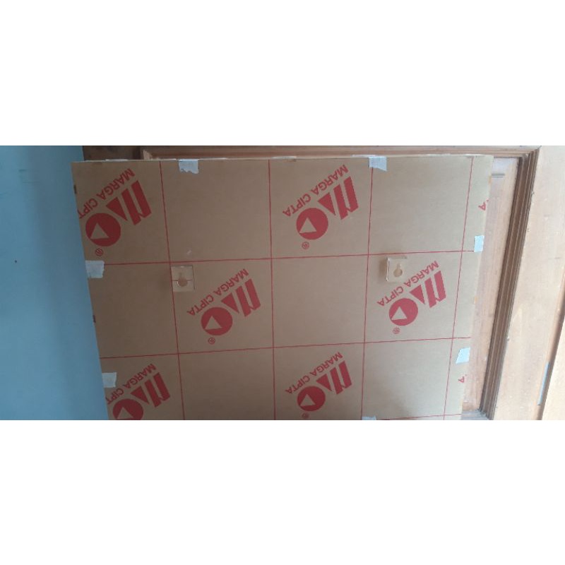 BOX PIGURA MAHAR SLIDING FULL AKRILIK BENING UKURAN 50x75x5cm