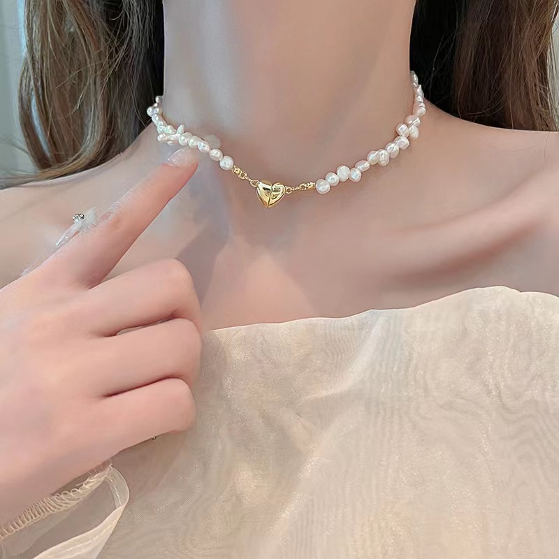Kalung Rantai Dengan Liontin Bentuk Hati Aksen Mutiara Imitasi Untuk Wanita