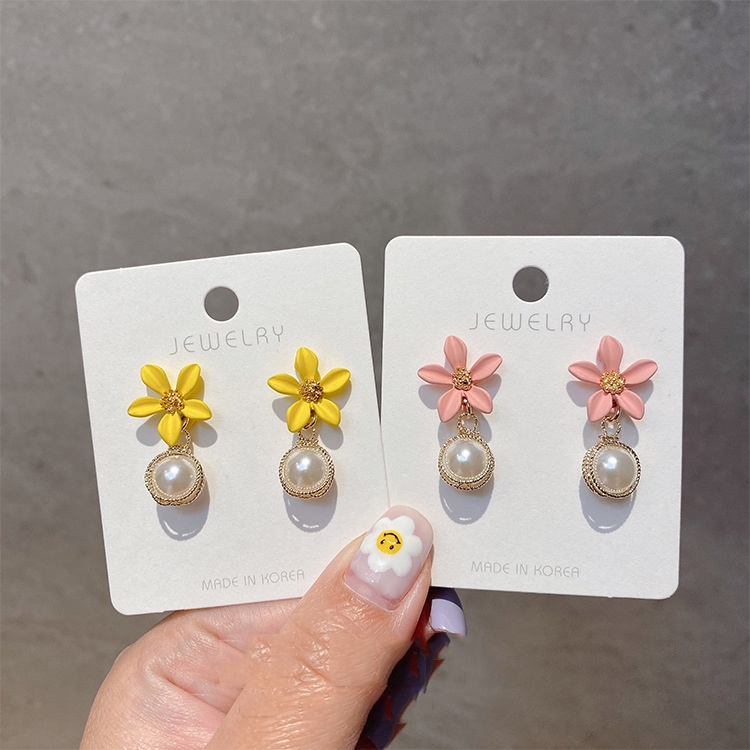 Anting Hook Wanita Motif Bunga Kecil Dengan Aksen Mutiara Aksesoris Fashion Wanita