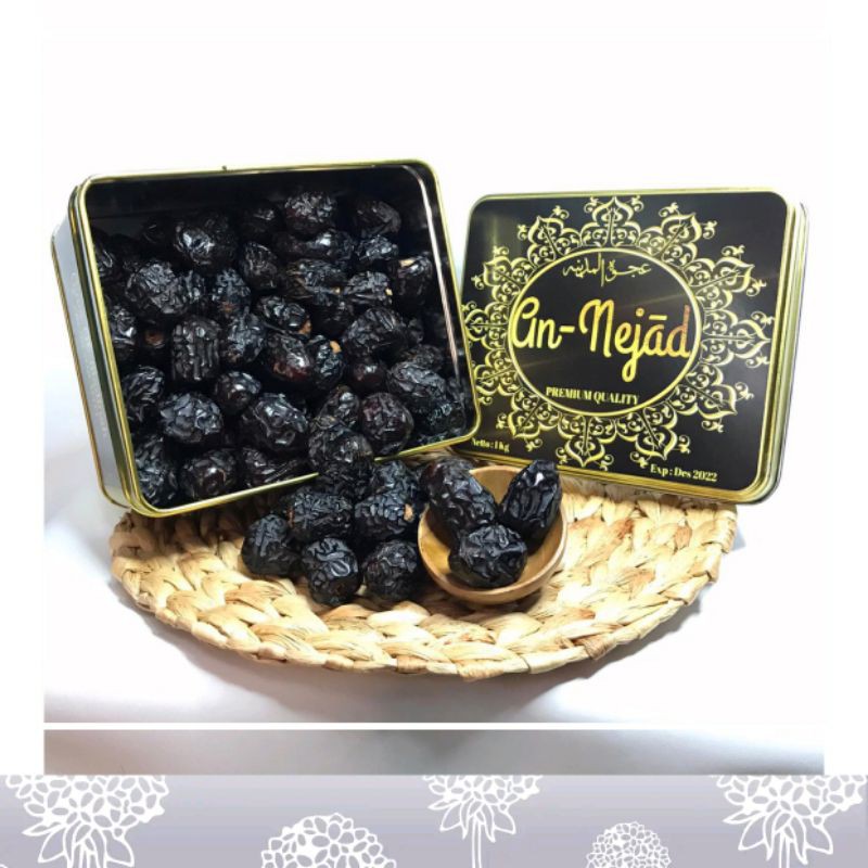 

Kurma Ajwa Madinah Premium Original 1 kg KUALITAS TERJAMIN