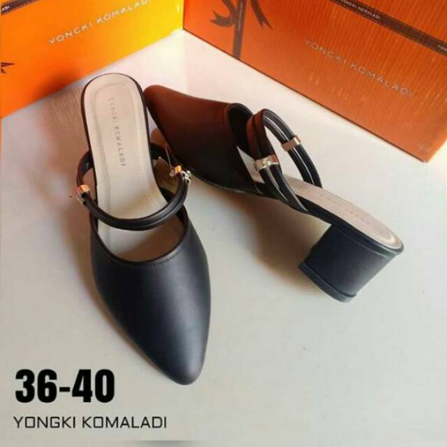 SANDAL WANITA YONGKI KOMALADI / SANDAL CEWEK SLOP