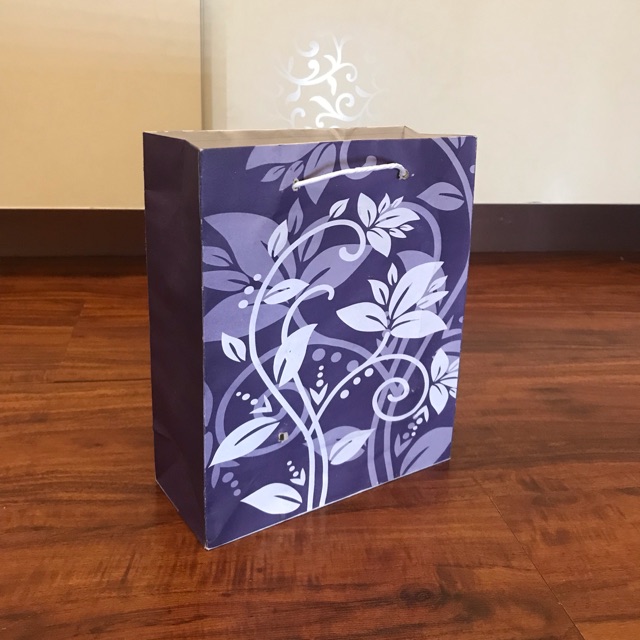

Paperbag Pembelian min 20pcs/ kelipatan 20pcs Paperbag Bunga Ungu 19x8x22 Tas Kertas Paper bag Goodie Bag Shopping Bag Tas Oleh Oleh Tas Hampers