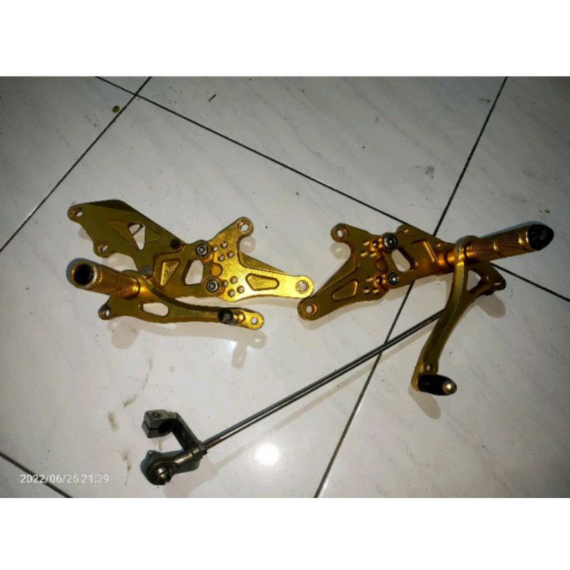 Footstep depan honda cbr150r old Thailand cbr 150 fi cbu thailand cbr 150 kpp cbr old delta