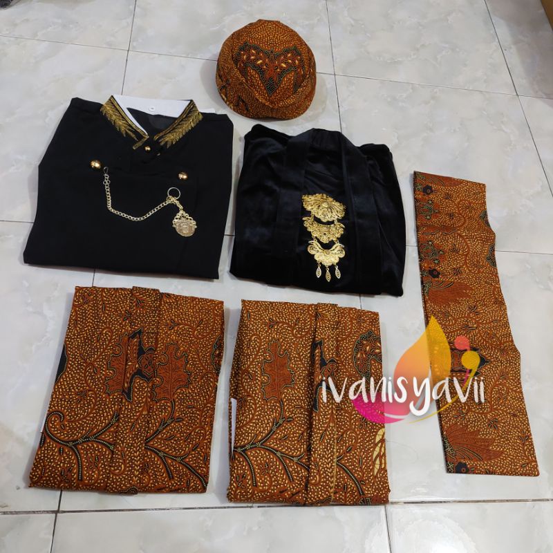 Baju Prewedding Adat Jawa -  Solo Bordir/ Motif Wahyu Tumurun