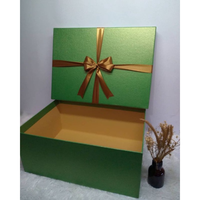 

Gift Box Premium size 35 25 15 Hijau