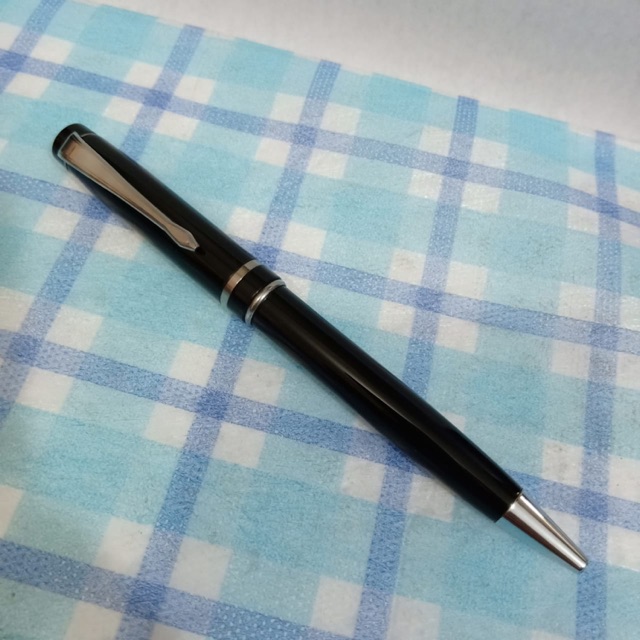 

Pulpen CUSTOM GRAFIR 018 black