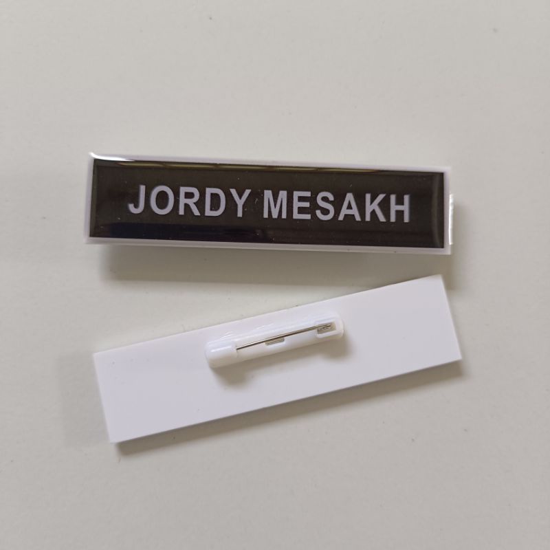 

Name Tag Nama Dada Magnet Peniti Kuningan & Akrilik Resin - Dokter Perawat Bidan Apoteker Karyawan