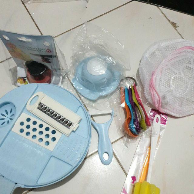 Vegetable Cutter 12in1 Alat Parut Sayur, Buah , Multifungsi