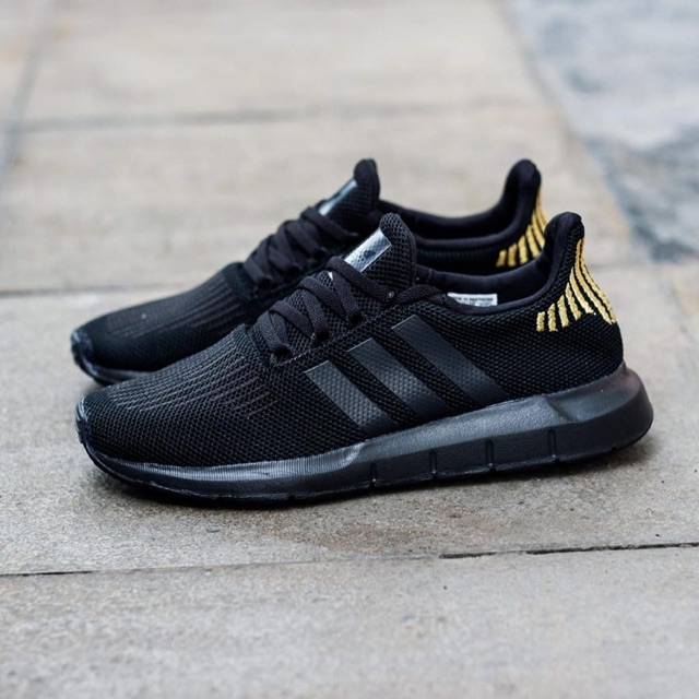 adidas swift run black gold