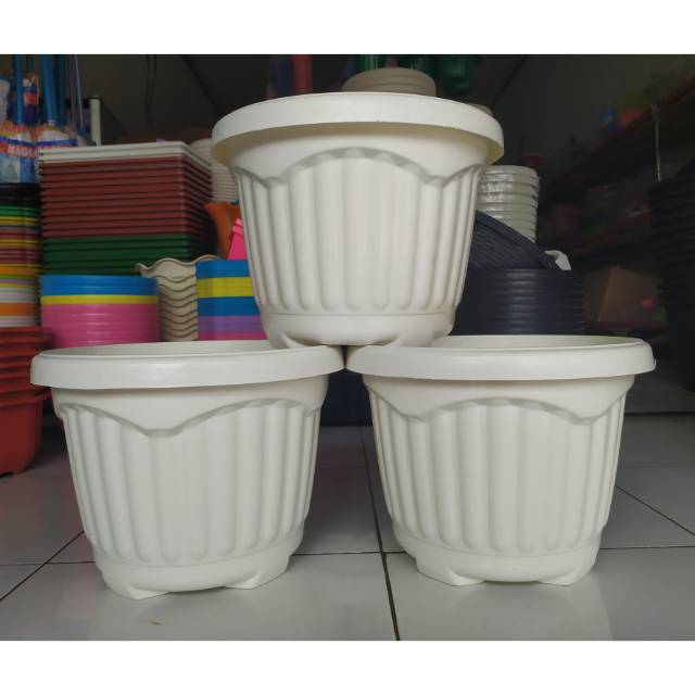 GROSIR HARGA LUSINAN Pot bunga plastik Tulip ukuran 35 putih