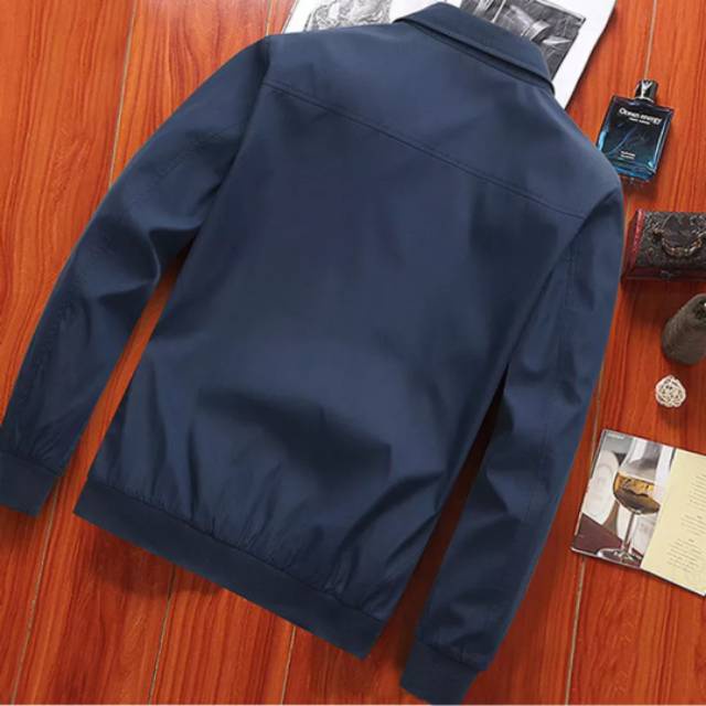 JAKET BOMBER PRIA MODEL CASUAL BAHAN IMPORT WARNA BIRU NAVY DAN HITAM EKSLUSIVE