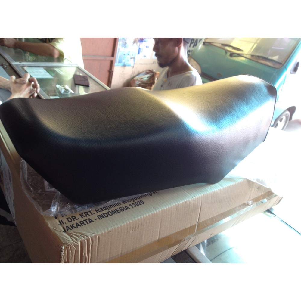 Jok RX King Baru Assy Original Yamaha 3KA-F4730-50 Corak Polos
