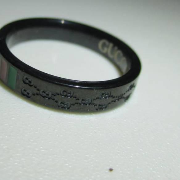 Stock Banyak GY Cincin Titanium / Premium GUCCI / Lapis Emas 18K / Bentuk Bulat Bahan Warna Hitam Bu