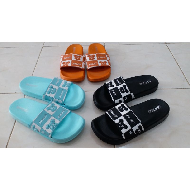 Untuk kaki dewasa, sandal Morego, slop motif kotak kotak, ringan, empuk. Size 37-41