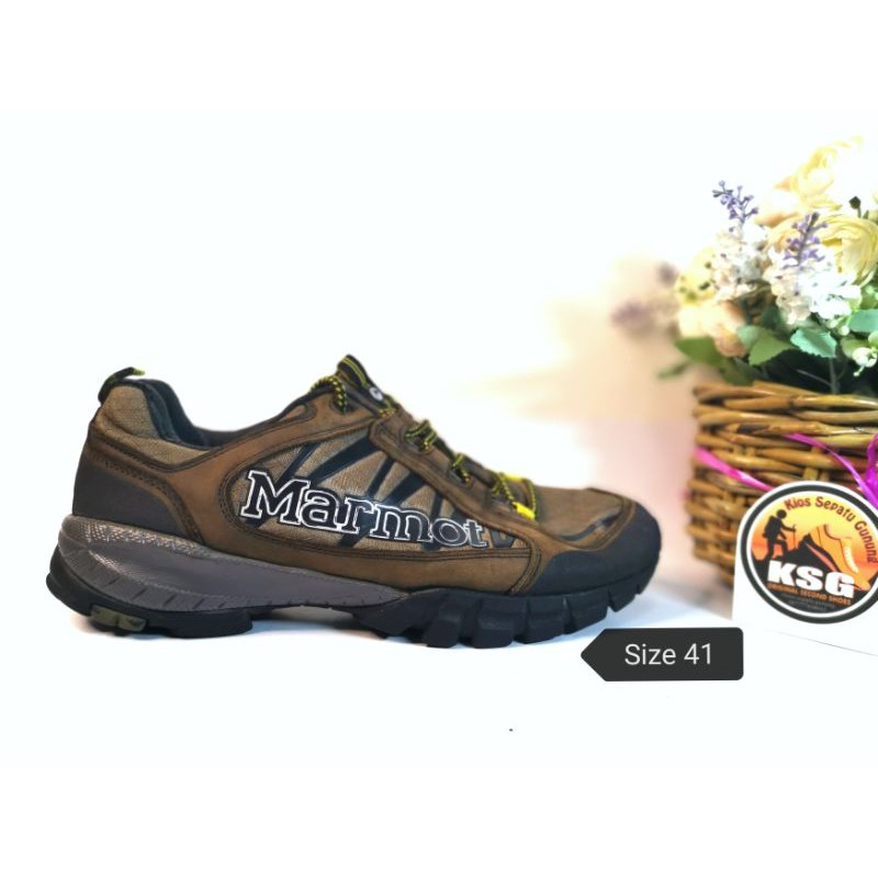 sepatu second marmot