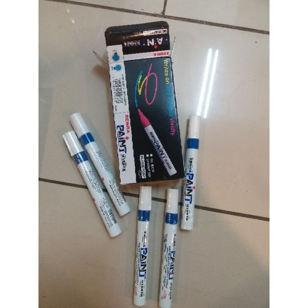 

Spidol permanent paint marker zebra blue (isi 10)