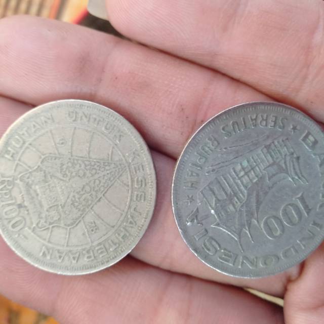 Koin 100 wayang tipis