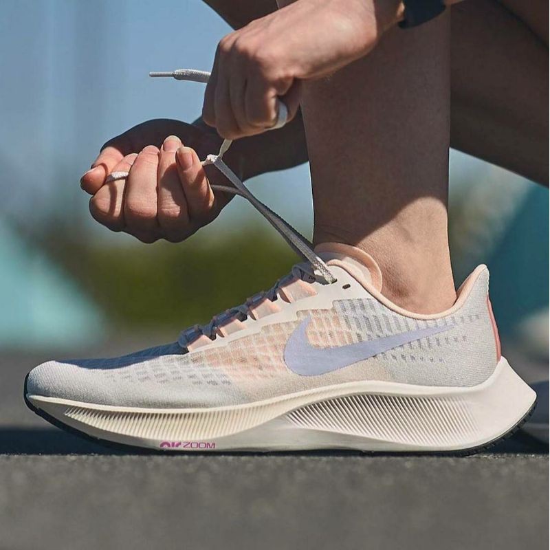 NIKE ZOOM PEGASUS 37 PALE IVORY CREAM SNEAKERS WANITA HYPE SEPATU RUNNING LARI