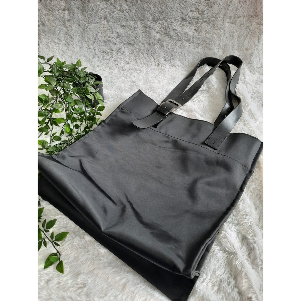 ToteBag (Tas Tote) Hitam Tali Kulit Belt LIberzen