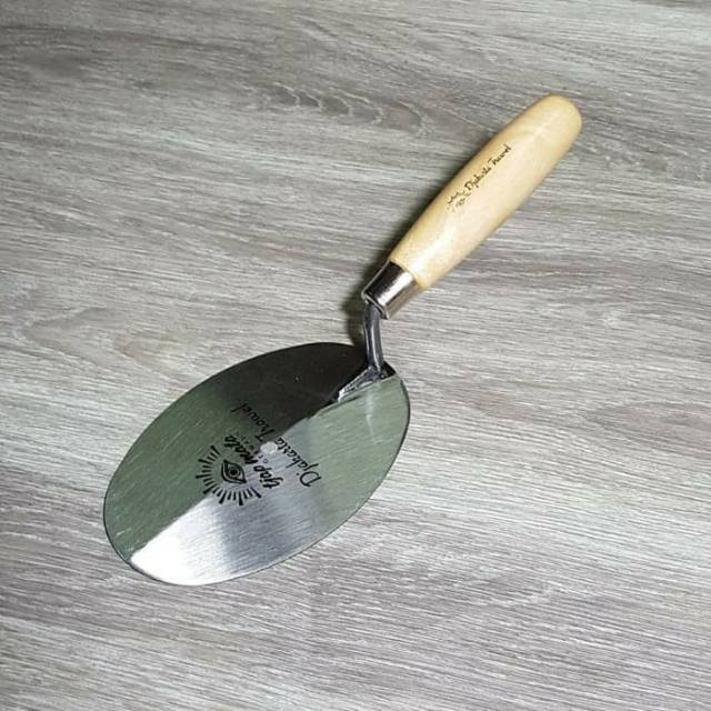 Sendok semen Tjap Mata / Cap Mata 6"