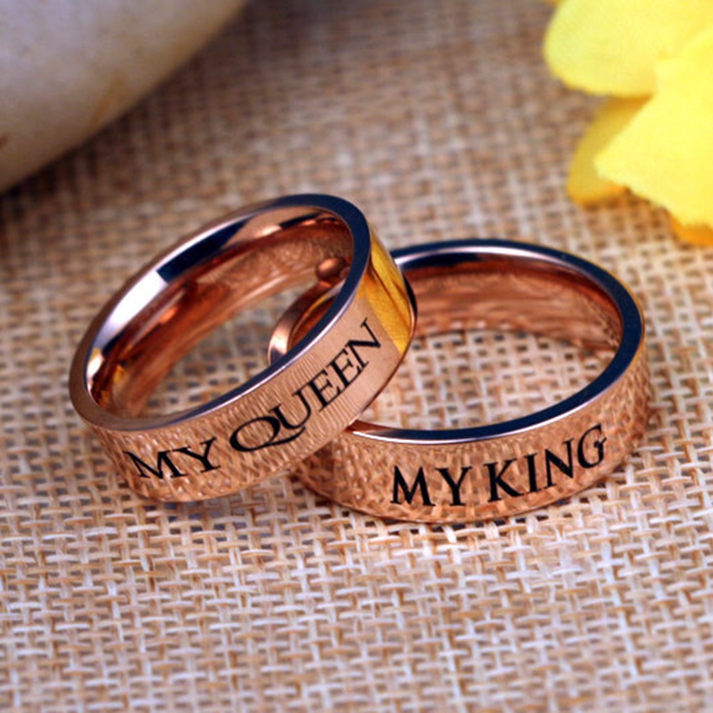 Hu Hu Hu Hu Hu Alat Bantu Pasang Kacamata♡ Cincin Pasangan Desain Tulisan MY KING MY QUEEN Untuk Hadiah Pernikahan