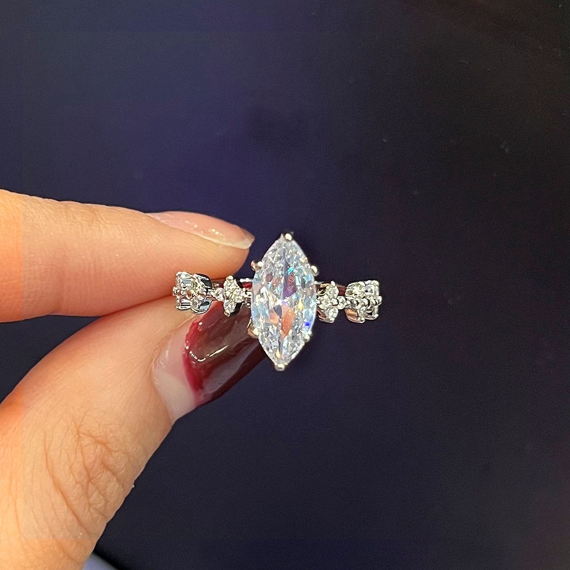 Cincin Wanita Hias Kristal Bahan Zirkon Untuk Pernikahan