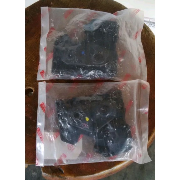 bracket bemper depan grand max ori 1pc