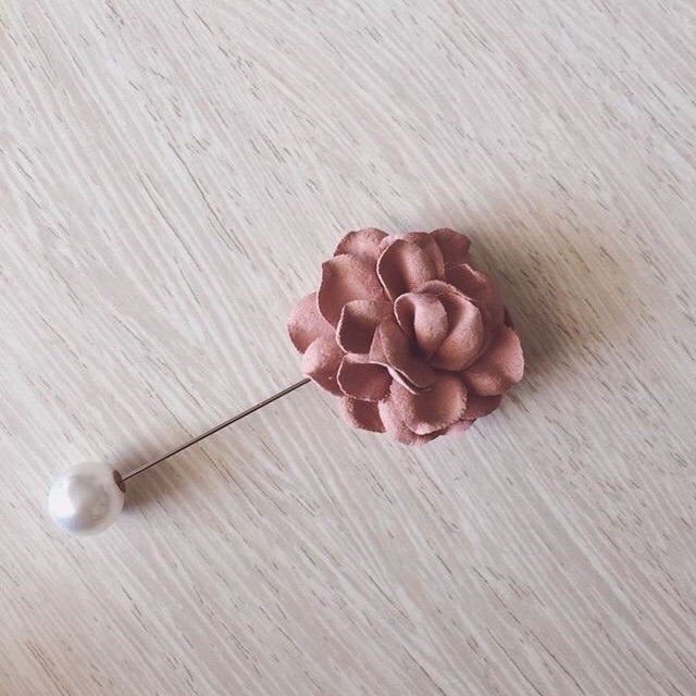 Flower brooch ederra