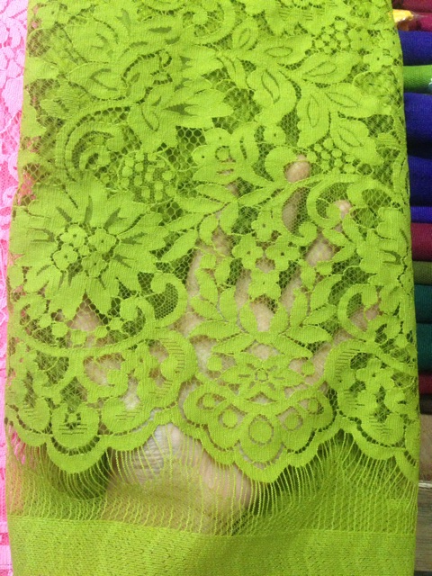Brokat Semi France untuk Dua Kebaya