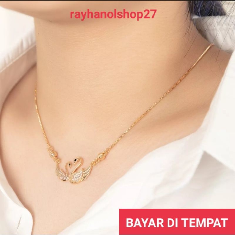 Kalung miliano bandul motif angsa dan kupu-kupu asli titanium Lapis Emas 22k