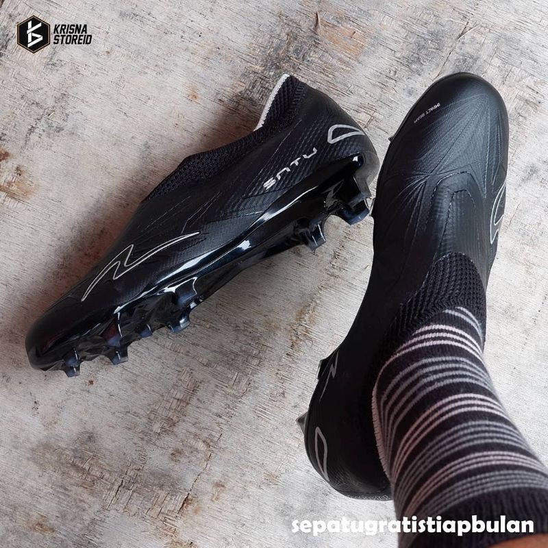 Specs Accelerator Satu Elite Fg Black Silver